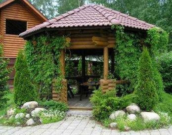 Цветы в беседке