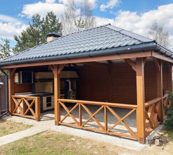 Беседка деревянная с барбекю 2610