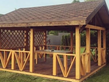 Строительство беседки в осеннюю погоду: особенности и советы