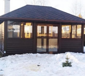 Беседка для дачи закрытая с барбекю внутри 2616