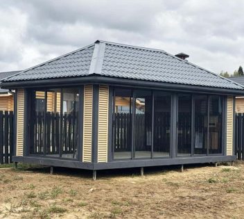 Беседка большая застекленная 2617