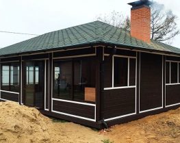 Большая закрытая беседка с остеклением по периметру 2620 Большая закрытая беседка с остеклением по периметру 2620